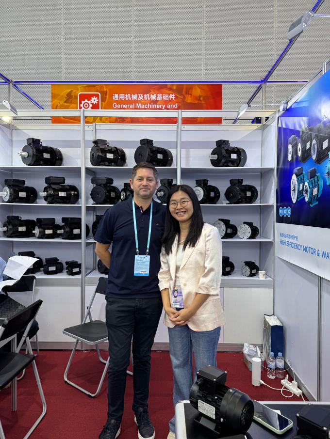 Motore asincrono a tensione variabile a 220 V impermeabile 60 Hz B35 Dimensione flange 0.09HP / 0.06KW per macchina da caffè commerciale 15